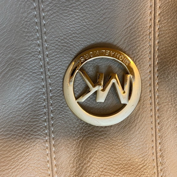 Michael Kors Crossbody purse - Picture 3 of 5